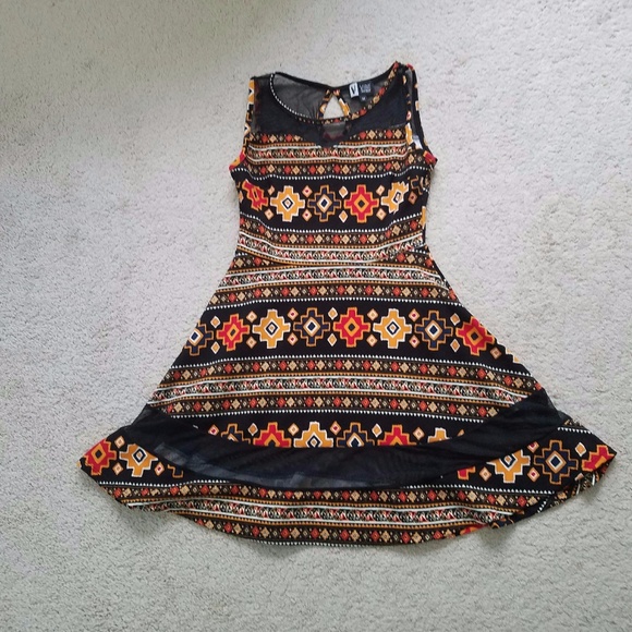 Vibe Sportswear Dresses & Skirts - Bright printed Summer dress Size M